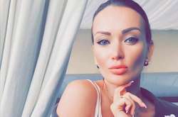 Лікарі врятували від ампутації жінку, постраждалу від вибуху авто в Києві