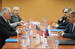 Тіллерсон і Лавров обговорили виконання Мінських домовленостей