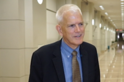 Екс-посла США обурив сервіс МАУ: Скажені ціни, а дають лише воду