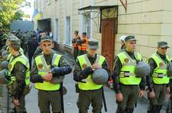 Нацгвардійці біля суду Чорноморська