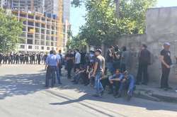 Під час бійки в Одесі охоронці незаконного будівництва поранили активіста