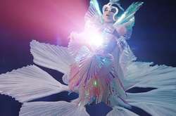 На создание платья для нового видеоклипа Бьорк потратили  870 часов  