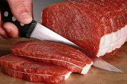 Нобелевский лауреат по медицине назвал сорт мяса, который провоцирует рак