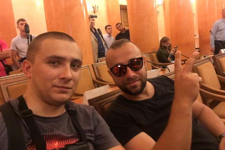 Одеські активісти з боями прорвалися до порожньої міської ради