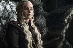 Для съемок финального сезона «Игры престолов» Эмилия Кларк стала блондинкой