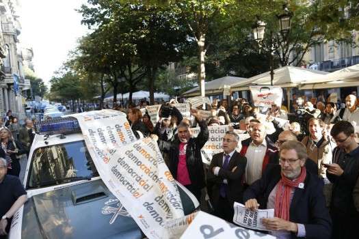 У Барселоні почалися масові протести після арешту 14 каталонських чиновників 