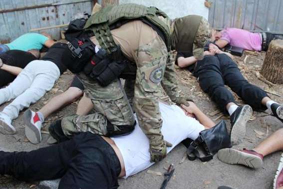 27 задержанных: в Кропивницком полиция нагрянула на уголовную сходку