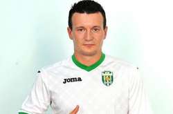 Ультрас «Карпат» напали на гравця збірної Федецького під час матчу (відео)