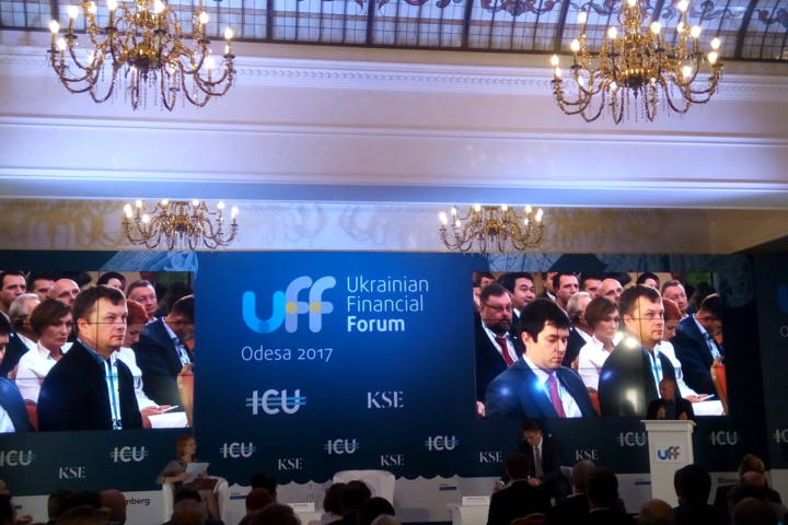 Порошенко розказав міжнародним інвесторам, як росте українська економіка