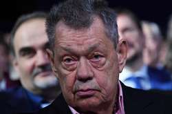 Состояние известного российского актёра, попавшего в больницу, ухудшилось