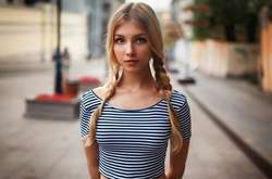 Милые девушки с обворожительной улыбкой