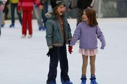 У Санкт-Петербурзі на ковзанці дітям показали «доросле відео»