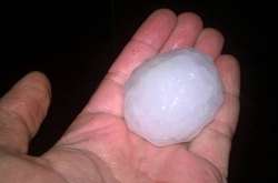 Непогода в Украине: гигантский град «обрушился» на Бердичев 