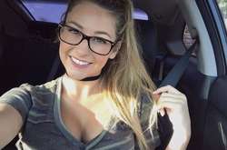 Привлекательные девушки в очках