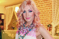 «Матір Божа…» Травести-дива Монро показала фото 20-летней давности