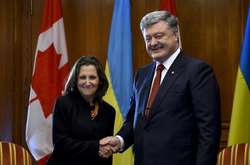 Порошенко зустрівся із міністром закордонних справ Канади
