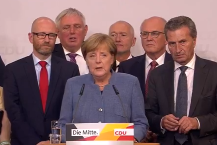 Меркель з соратниками зустріли новину про свою перемогу з сумними обличчями