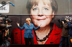 Порошенко і Гройсман привітали з перемогою на виборах «лідера миру і стабільності» Меркель