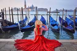 Живописные места и красивые платья. Оригинальный фотопроект