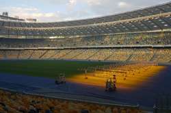 На НСК «Олімпійський» розпочали обігрів газону