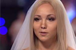 Проиграл и остался без бороды: Ведущий «Х-фактора» побрил конкурсанта после выступления