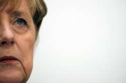  Попри успіх правих популістів оглядачі світових ЗМІ з полегшенням сприйняли той факт, що наступний уряд Німеччини, вочевидь, знову очолить Ангела Меркель 