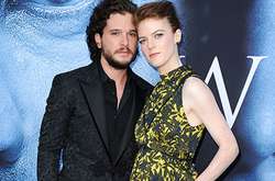 Любовь на съемках: Главные герои «Игры престолов» помолвлены