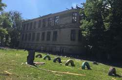 По факту же пострадали не «фашисты», а дети