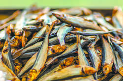 У Львові перевірять всі ринки через масові отруєння рибою