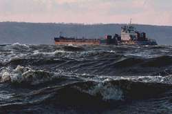 Транспортний колапс: в окупованому Криму зупинилась Керченська переправа