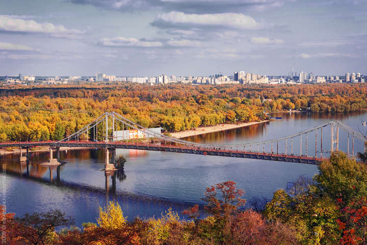 В Киев пришла настоящая осень, но еще обещают «бабье лето»