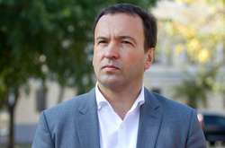 На Контрактовій площі у Києві замість МАФів облаштували сквер