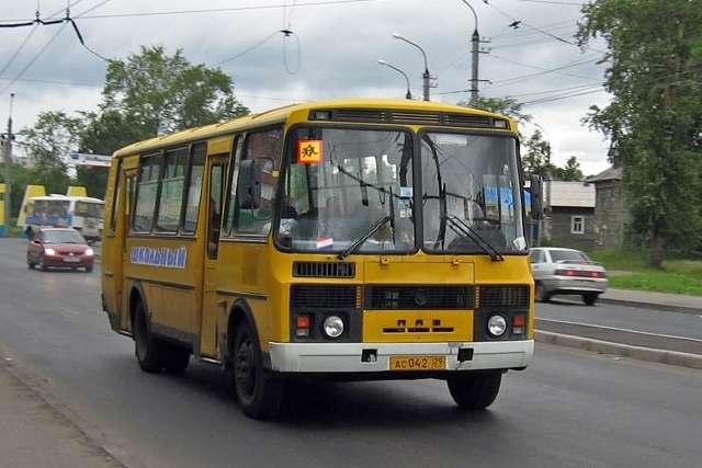 Освітяни Луганщини збирались закупити заборонені в Україні автобуси російського виробництва