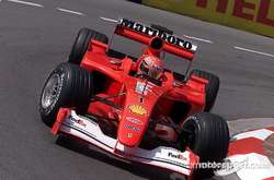 Чемпіонський болід Шумахера продадуть на аукціоні