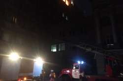 Робота рятувальників на місці пожежі в центрі Києва