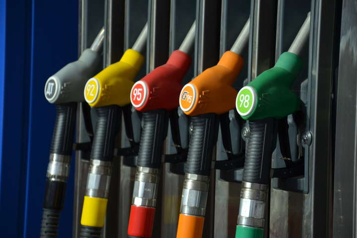 Ціни на бензин продовжують зростання: середні ціни 28 вересня