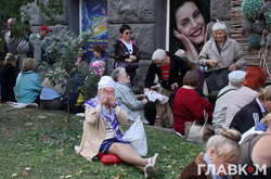 Журналіст перекупив учасників акції Рабіновича під Нацбанком