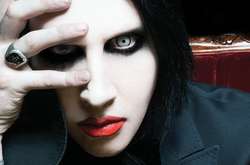 На Мэрилина Мэнсона упала декорация во время концерта