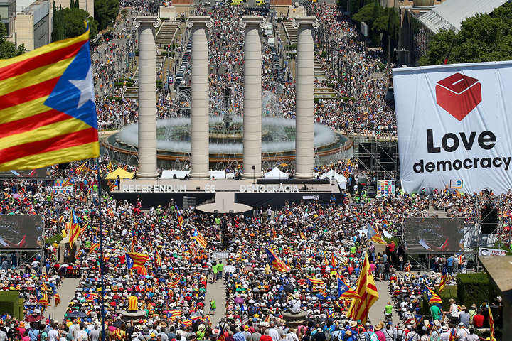 Референдум: у Каталонії театри скасували вистави, а «Барселона» грає без глядачів