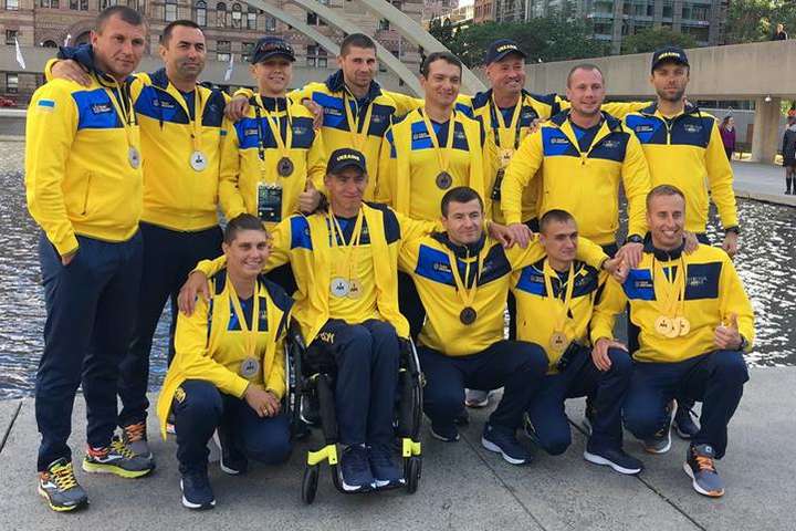 Одна дівчина та 11 хлопців. «Нескорені» українці, що вибороли медалі у Іграх у Канаді (фото)