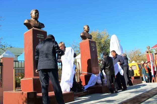 У російському Забайкаллі встановили пам’ятник одіозному Кобзону