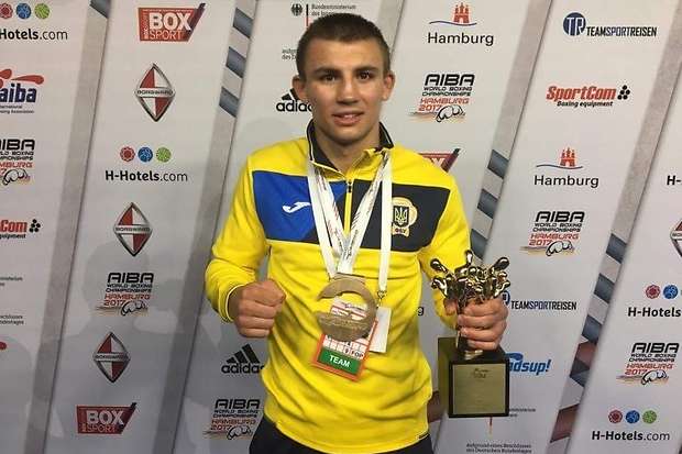 Найкращим спортсменом вересня в Україні назвали чемпіона світу з боксу