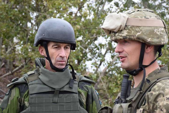 Головнокомандувач збройних сил Швеції відвідав зону АТО 