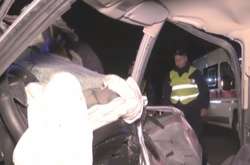 Під Києвом зіткнулися лобом у лоба зіткнулися два автомобілі