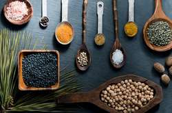 Хозяйке на заметку: 11 продуктов, которые всегда должны быть под рукой по версии шефов