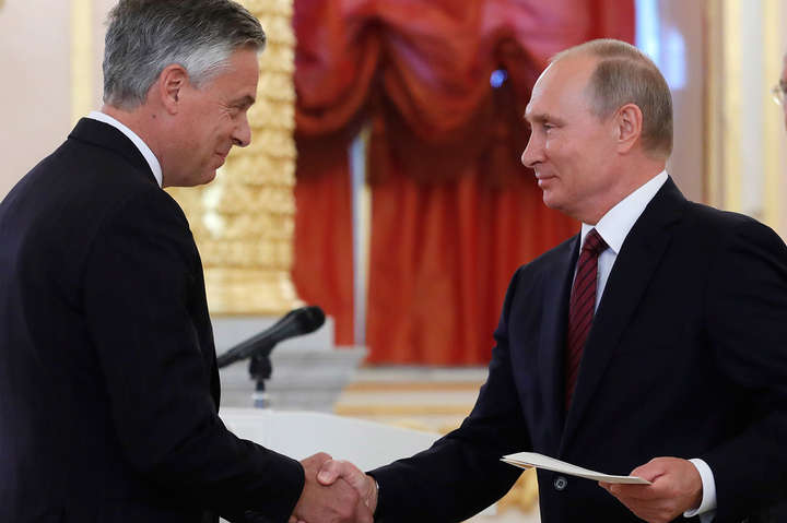 Як новий посол США вручав Путіну вірчі грамоти у Москві