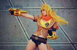 Прекрасные косплеерши в костюмах, подчеркивающих все их достоинства