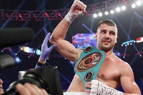 Президент WBC закликав українського боксера чекати титульного поєдинку