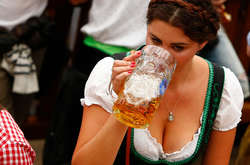 Багато пива та красивих дівчат. У Мюнхені закінчився черговий «Октоберфест»
