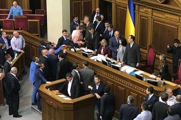 Рада сьогодні продовжить розгляд законопроектів щодо Донбасу